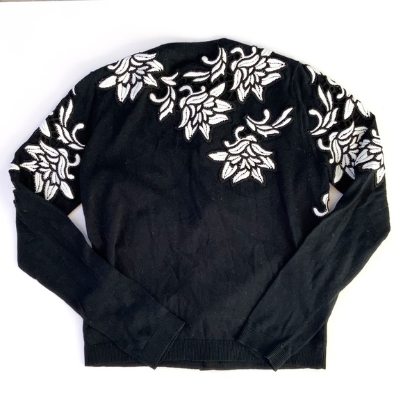 Alice + Olivia Winnie Lace Appliqué Cardigan Size Small Black and White - Picture 3 of 13